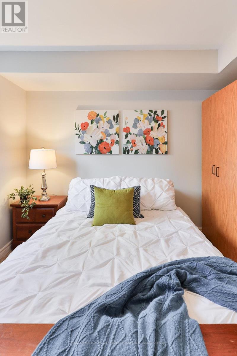 2420 Mainroyal Street, Mississauga, Ontario  L5L 1C9 - Photo 26 - W12753772