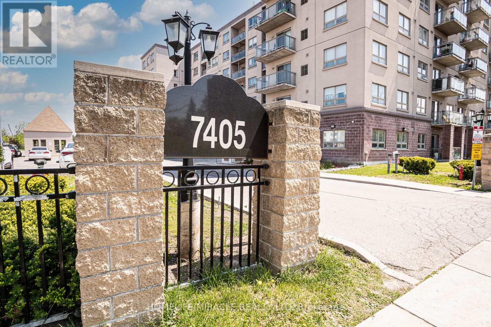 419 - 7405 Goreway Drive, Mississauga, Ontario  L4T 0A3 - Photo 3 - W12753788