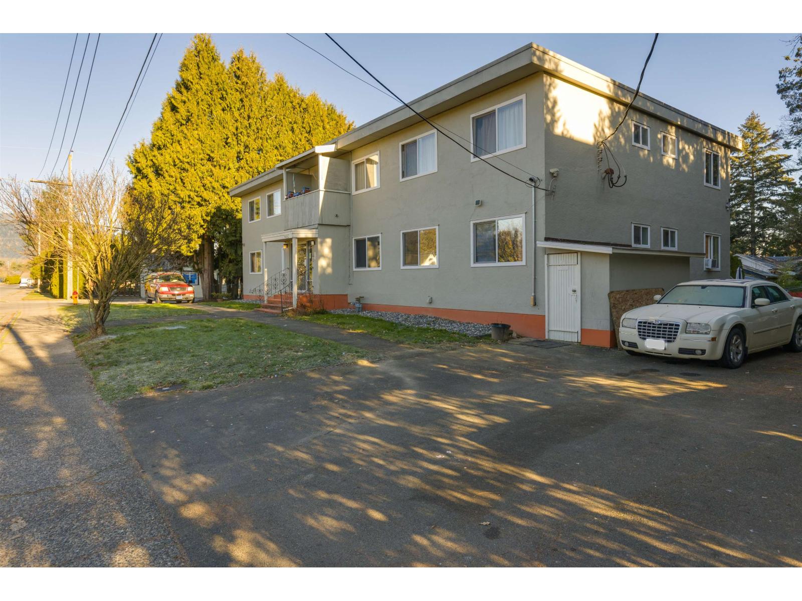 9452 Fletcher Street, Chilliwack Proper East, Chilliwack, British Columbia  V2P 4Z5 - Photo 3 - C8075790