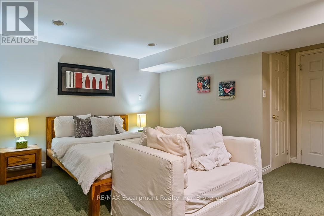 2372 Carrington Place, Oakville, Ontario  L6J 5P4 - Photo 34 - W12529158