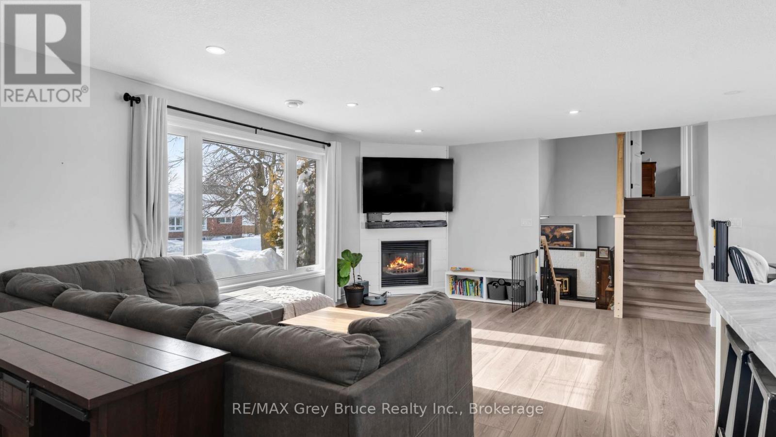 17 Bradley Street, Arran-Elderslie, Ontario  N0G 1L0 - Photo 6 - X12753818