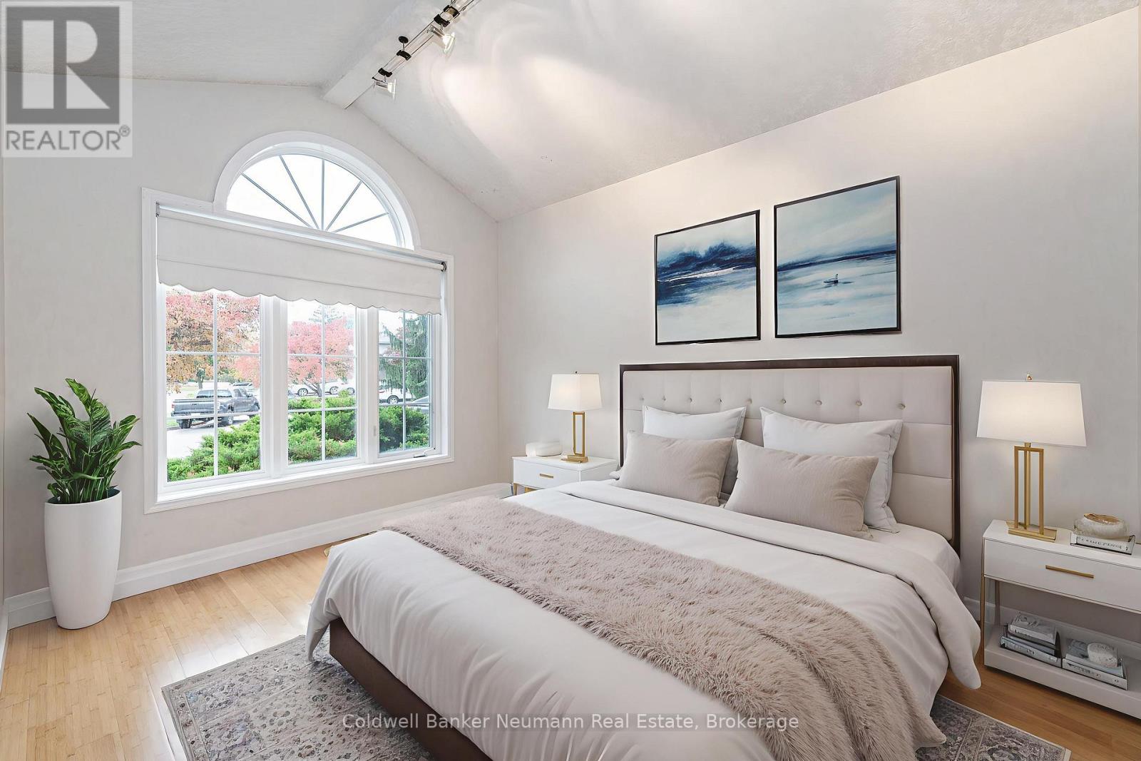 Upper - 18 Whittaker Court, Guelph (Kortright Hills), Ontario  N1C 1G1 - Photo 4 - X12753984