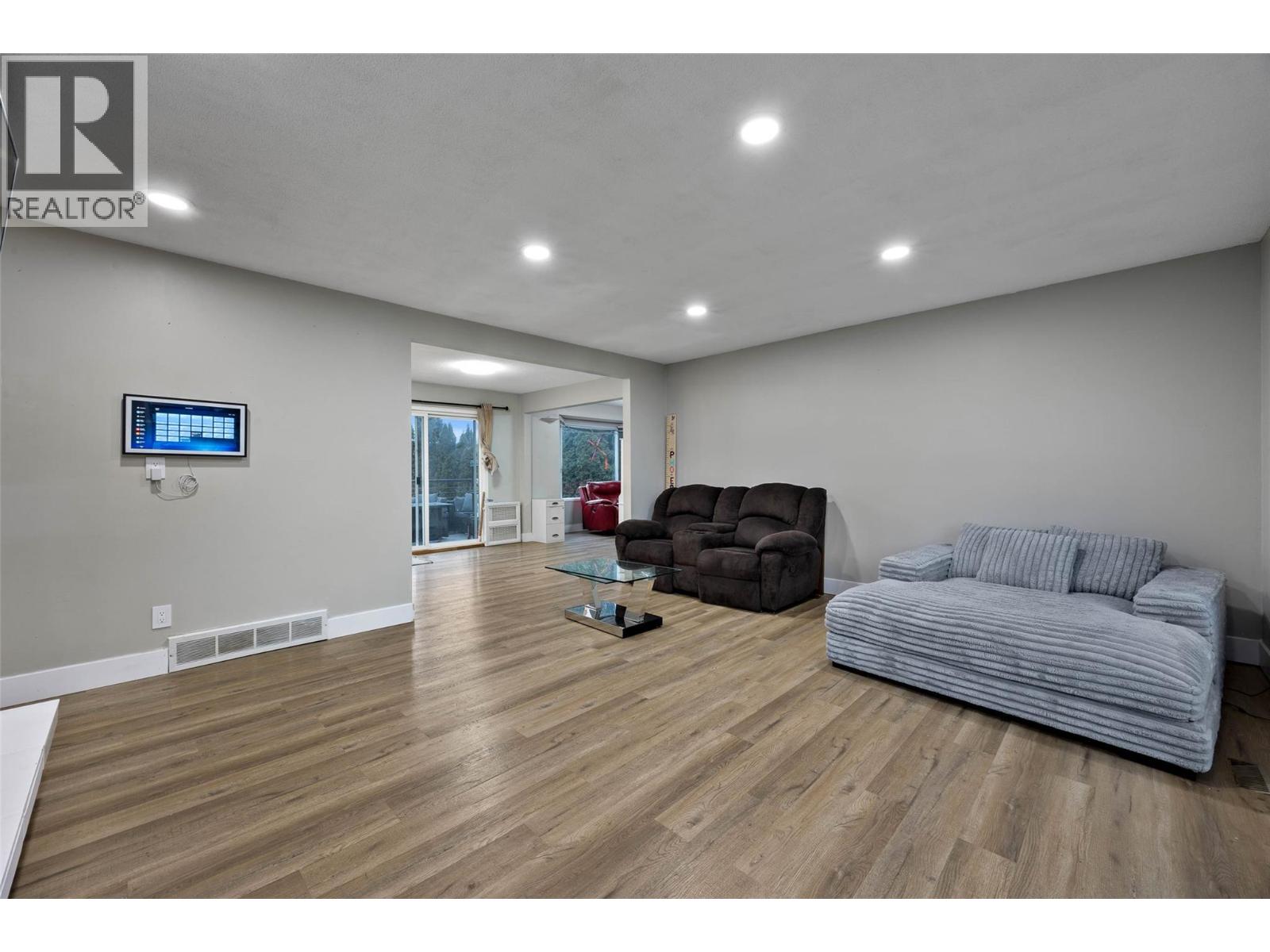 1754 Sheridan Drive, Kamloops, British Columbia  V2B 6A9 - Photo 6 - 10372574