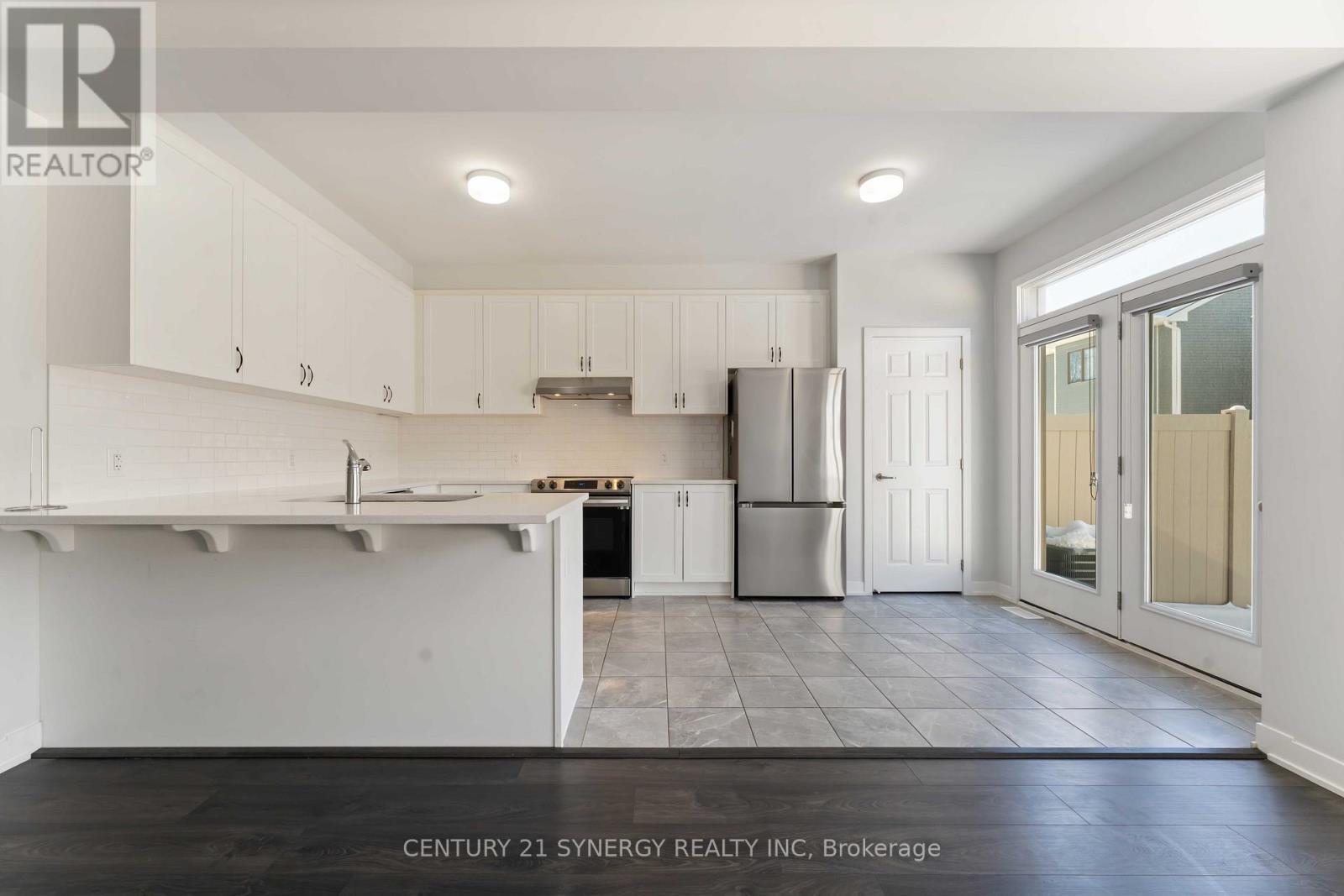 236 Billrian Crescent, Ottawa, Ontario  K2S 3A6 - Photo 5 - X12753832