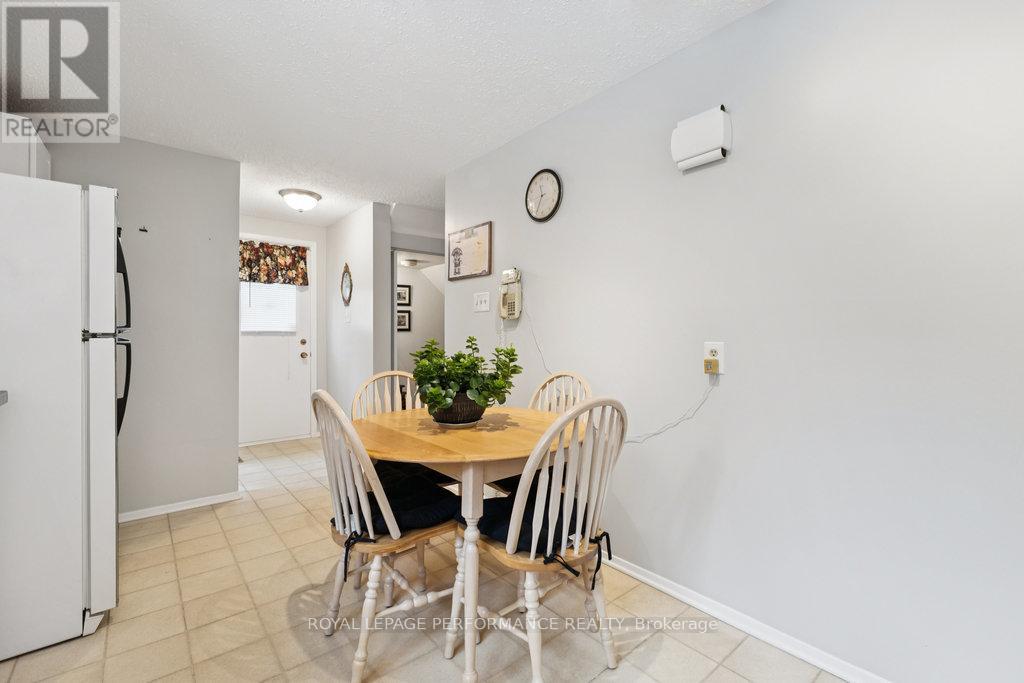 2314 Cotters Crescent, Ottawa, Ontario  K1V 8Y6 - Photo 19 - X12754012