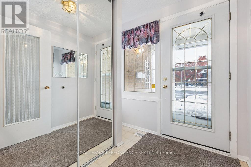 2314 Cotters Crescent, Ottawa, Ontario  K1V 8Y6 - Photo 4 - X12754012