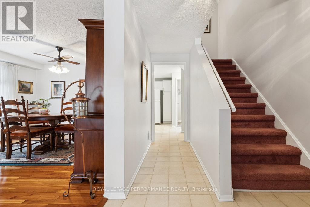 2314 Cotters Crescent, Ottawa, Ontario  K1V 8Y6 - Photo 5 - X12754012