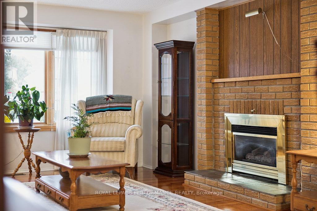 2314 Cotters Crescent, Ottawa, Ontario  K1V 8Y6 - Photo 7 - X12754012