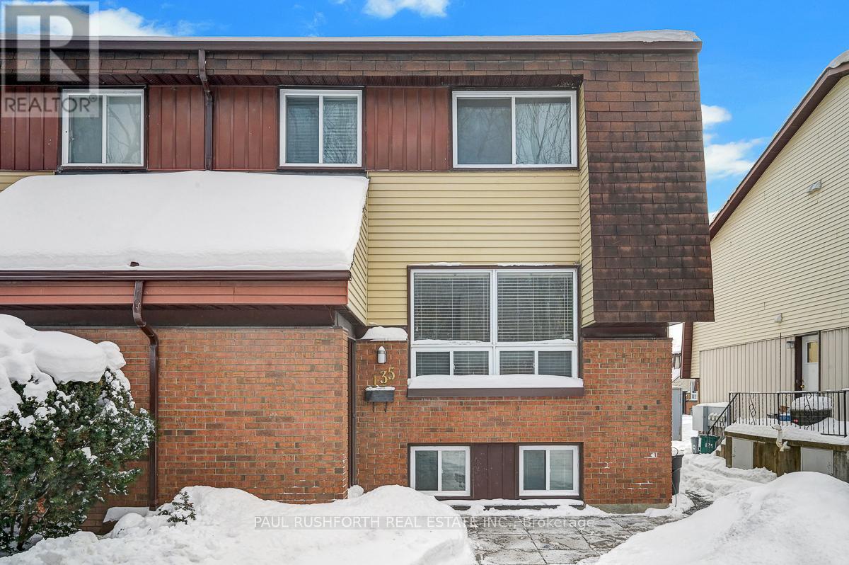 135 Renova Private, Ottawa, Ontario  K1G 4C7 - Photo 1 - X12754064