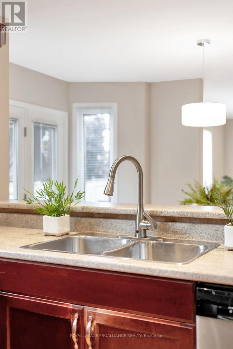 8 Linden Lane, Belleville, Ontario  K8N 5W9 - Photo 20 - X12503154