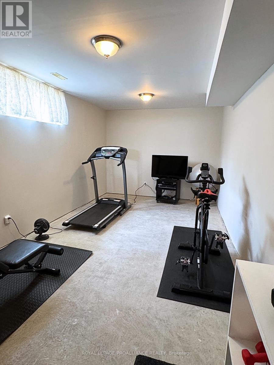 8 Linden Lane, Belleville, Ontario  K8N 5W9 - Photo 43 - X12503154