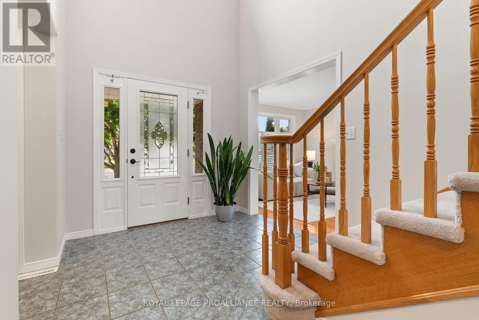 8 Linden Lane, Belleville, Ontario  K8N 5W9 - Photo 7 - X12503154