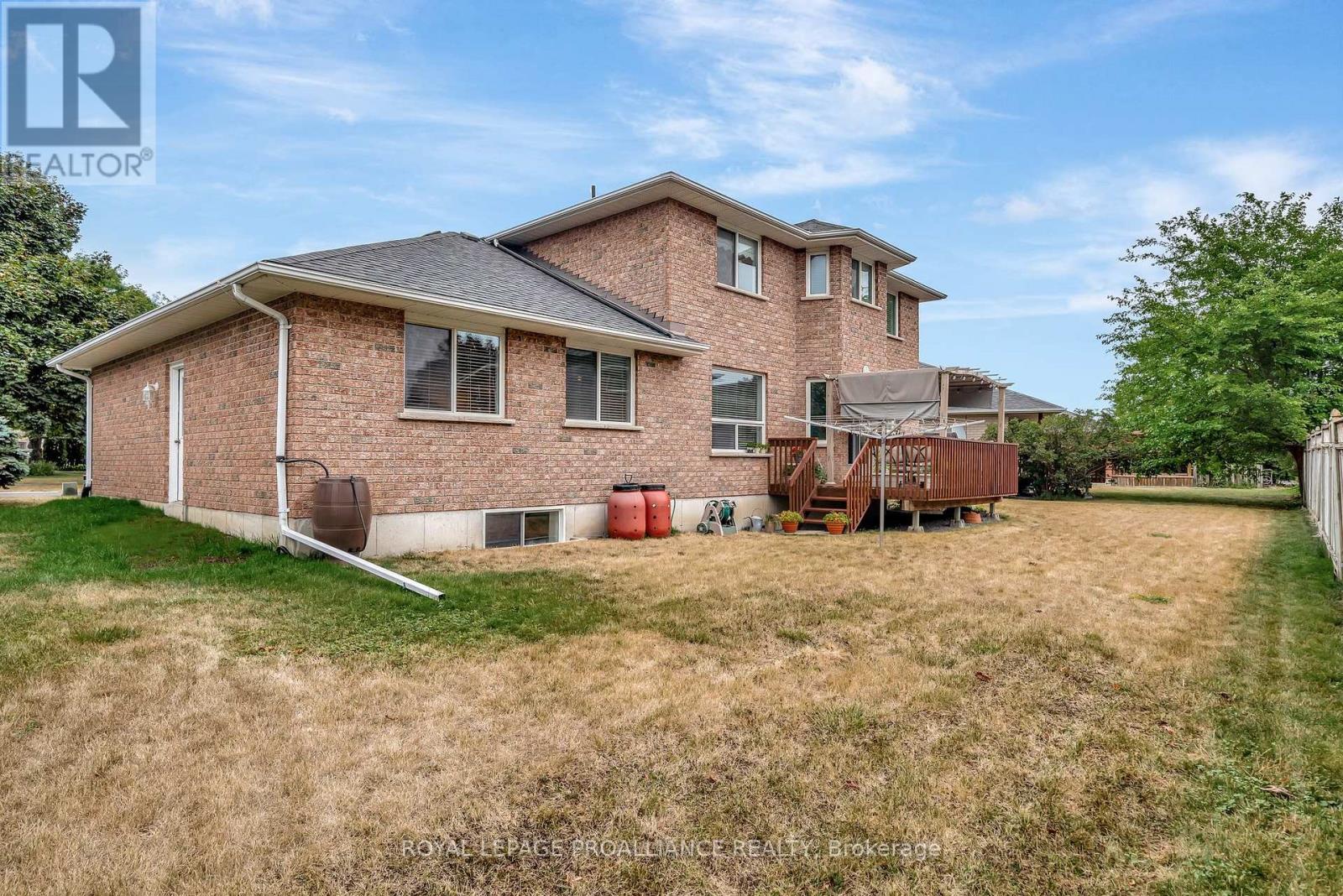 8 Linden Lane, Belleville, Ontario  K8N 5W9 - Photo 48 - X12503154