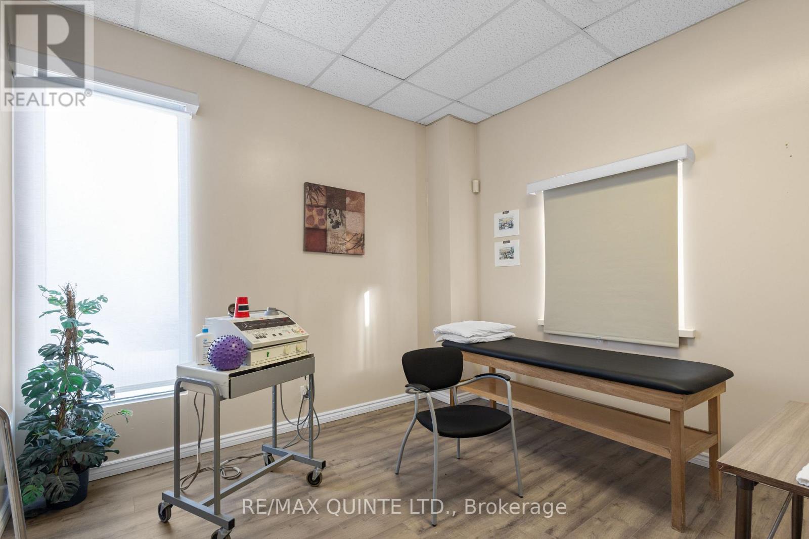 2 - 77 College Street W, Belleville (Belleville Ward), Ontario  K8P 2G3 - Photo 4 - X12753950