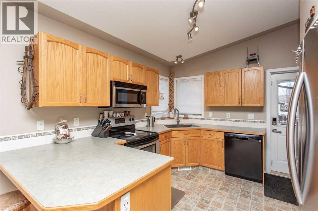 236 Deschner Close, Red Deer, Alberta  T4R 3C2 - Photo 6 - A2275945