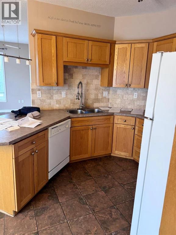 206, 9225 Lakeland Drive, Grande Prairie, Alberta  T8X 0B8 - Photo 6 - A2282598