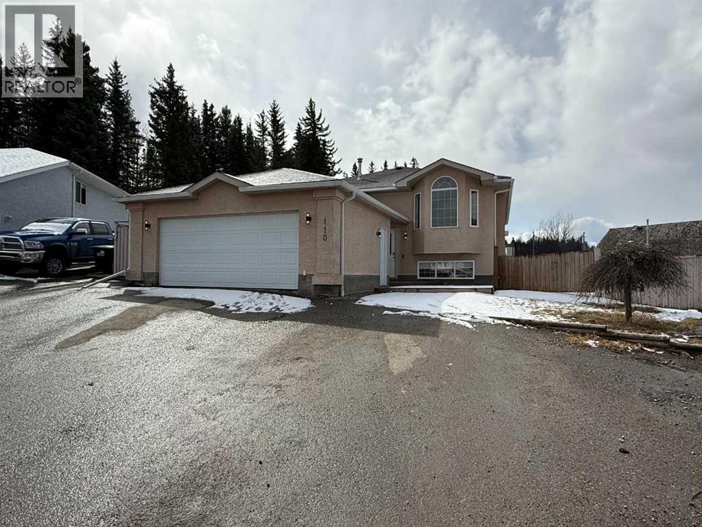 110 Parker Place, Hinton, Alberta