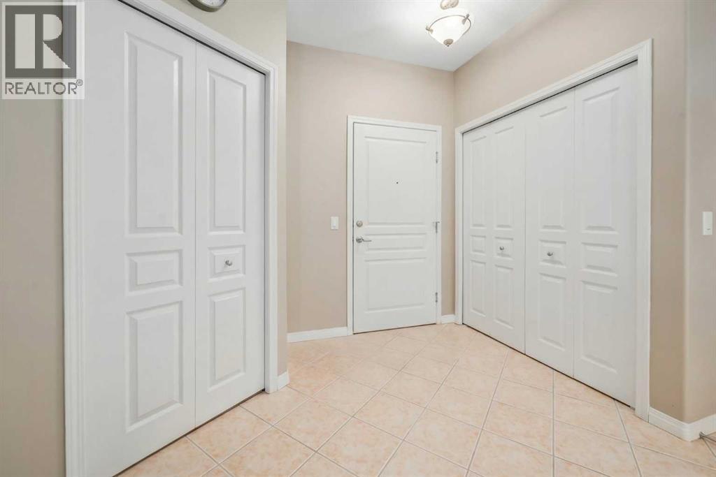 1113, 1113 Lake Fraser Green Se, Calgary, Alberta  T2J 7H6 - Photo 3 - A2282212