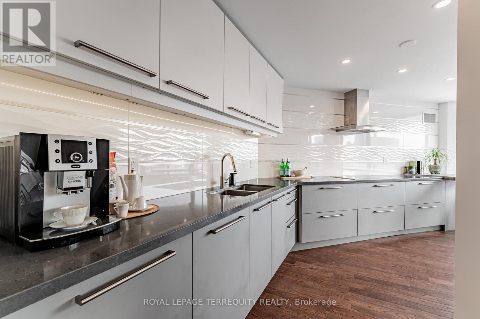 1203 - 192 Jarvis Street, Toronto, Ontario  M5B 2J9 - Photo 10 - C12753864