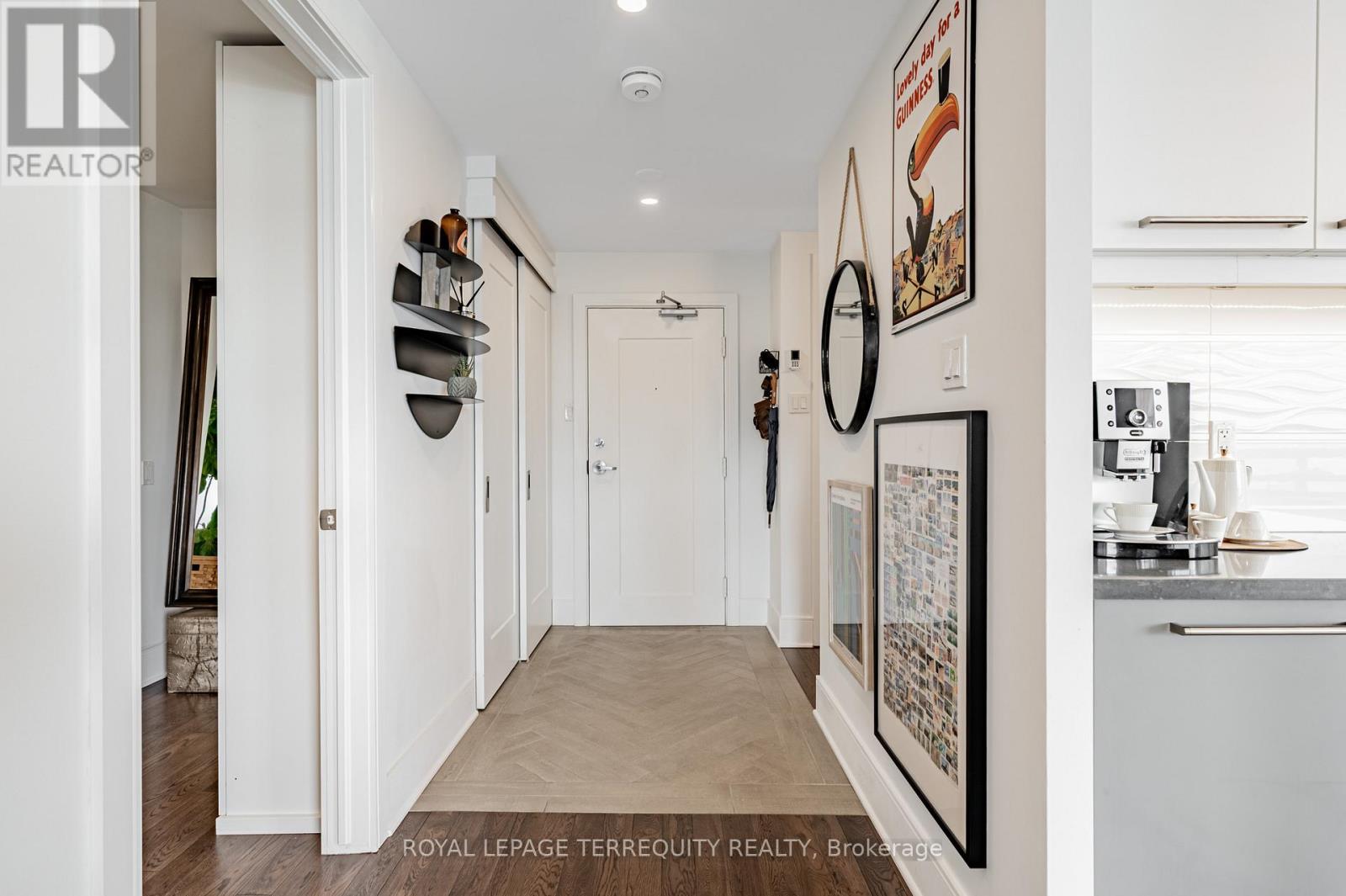 1203 - 192 Jarvis Street, Toronto, Ontario  M5B 2J9 - Photo 2 - C12753864