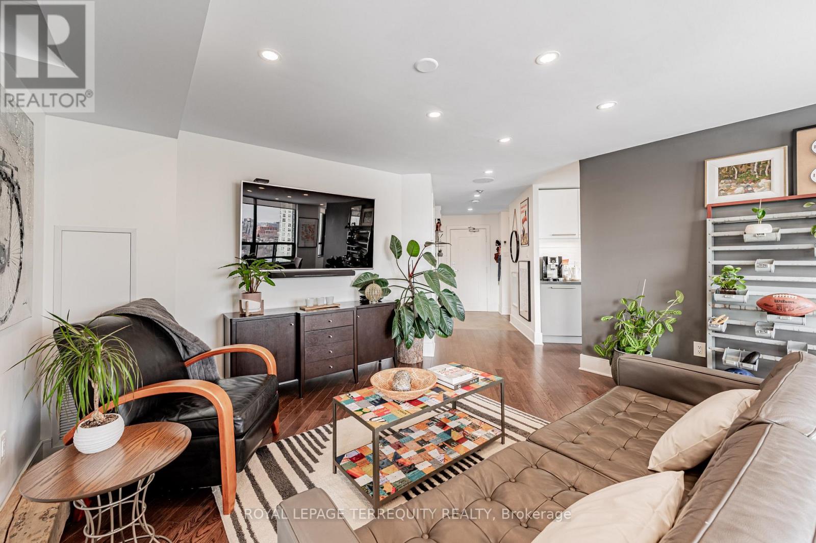 1203 - 192 Jarvis Street, Toronto, Ontario  M5B 2J9 - Photo 4 - C12753864