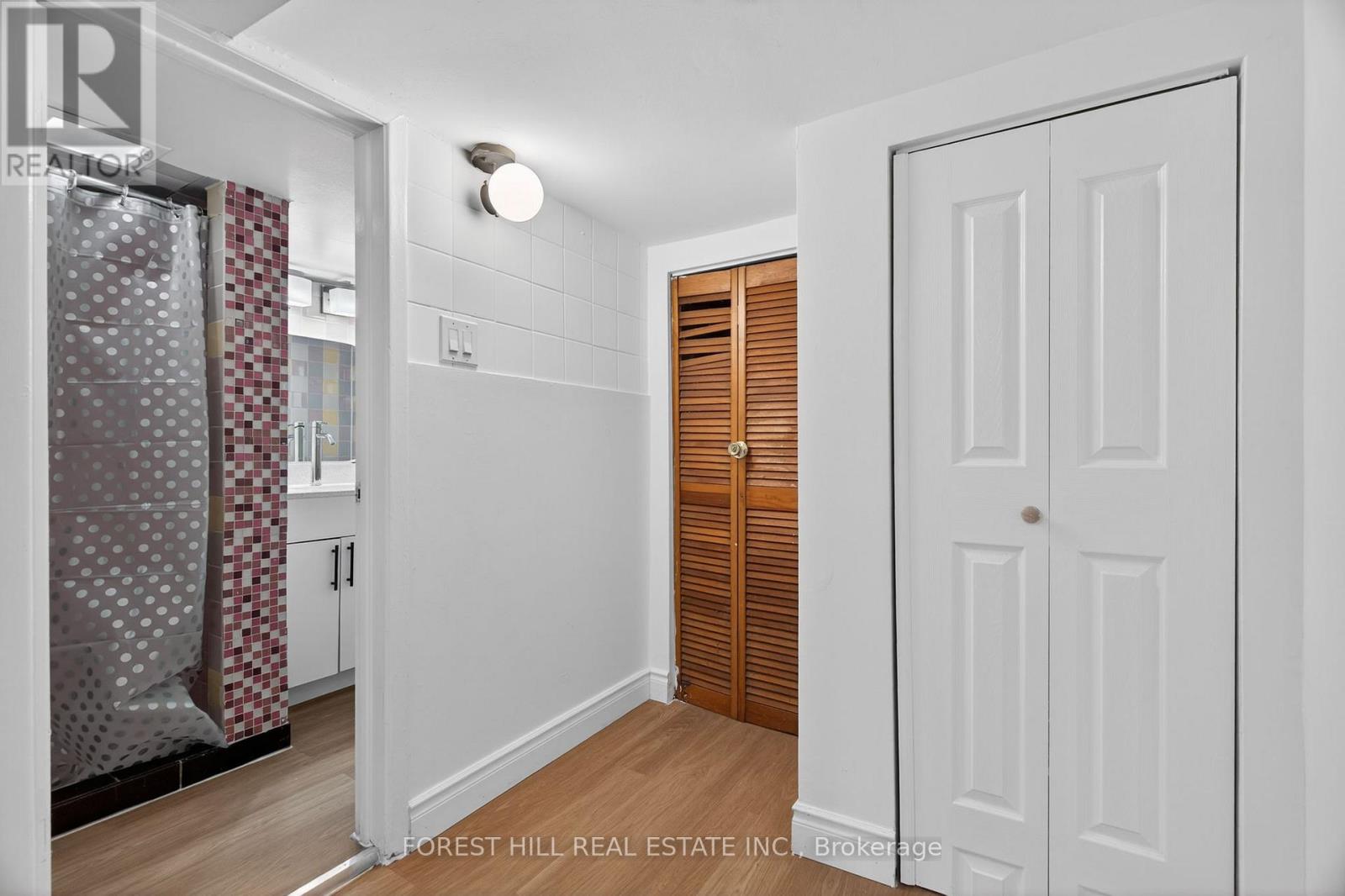 Lower - 7 Ellsworth Avenue, Toronto, Ontario  M6G 2K4 - Photo 8 - C12753956