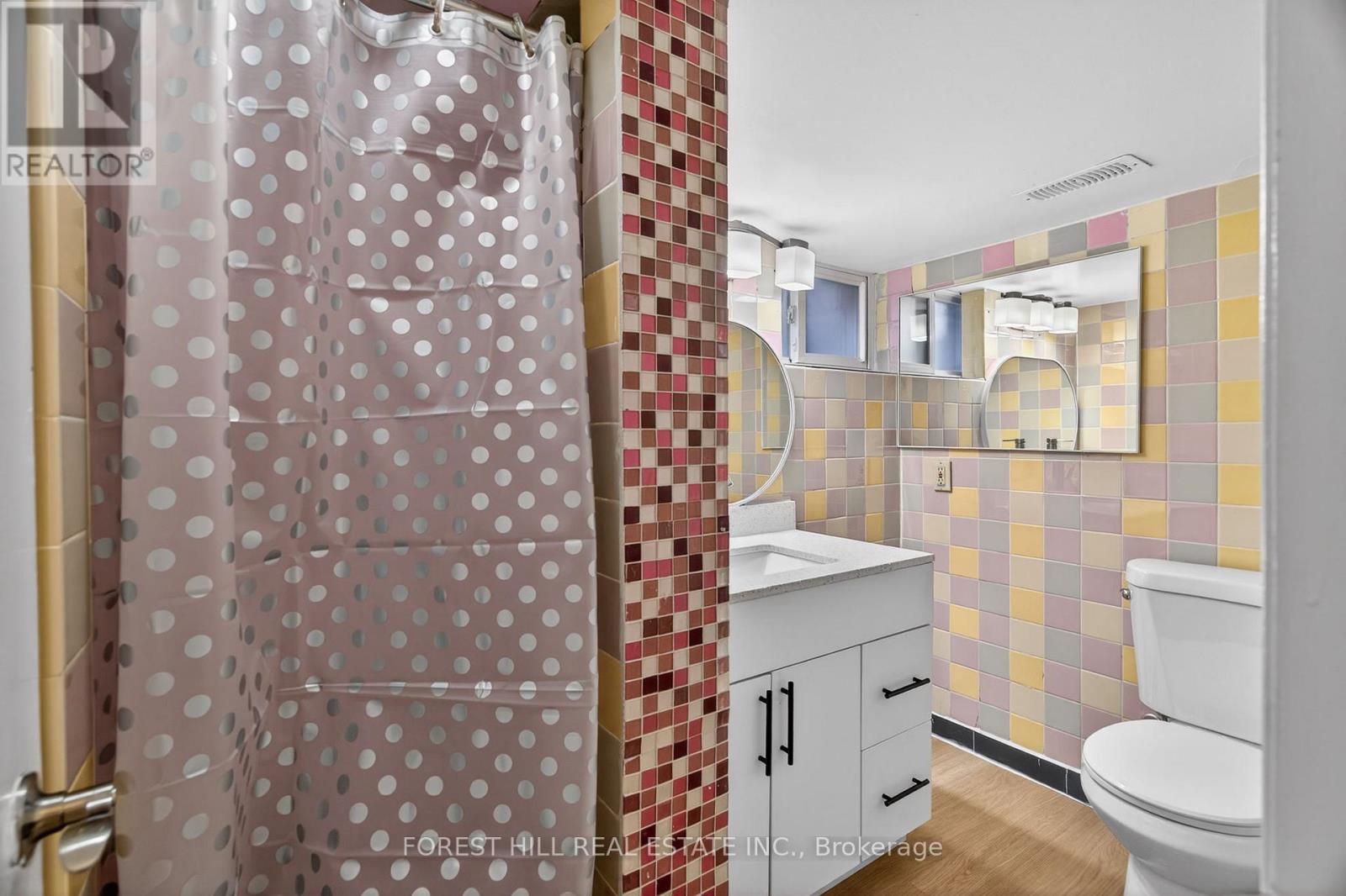 Lower - 7 Ellsworth Avenue, Toronto, Ontario  M6G 2K4 - Photo 9 - C12753956