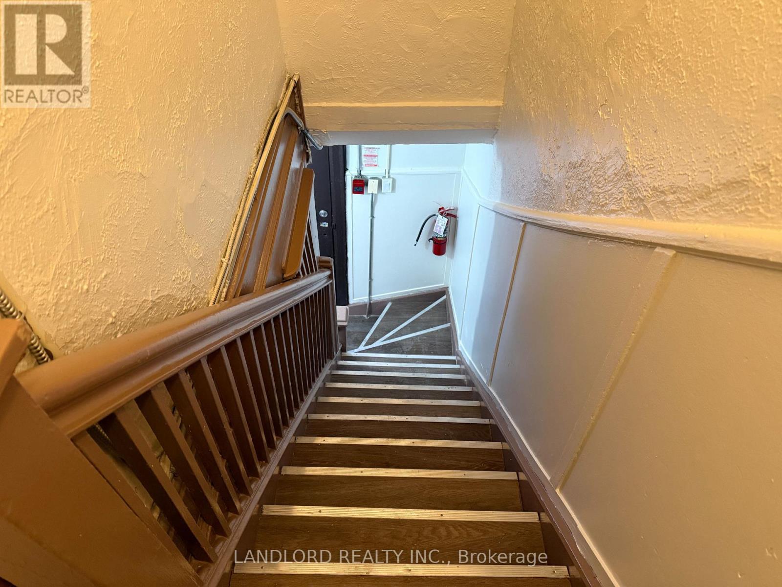 2 - 1 Clinton Street, Toronto, Ontario  M6J 2N8 - Photo 18 - C12754054