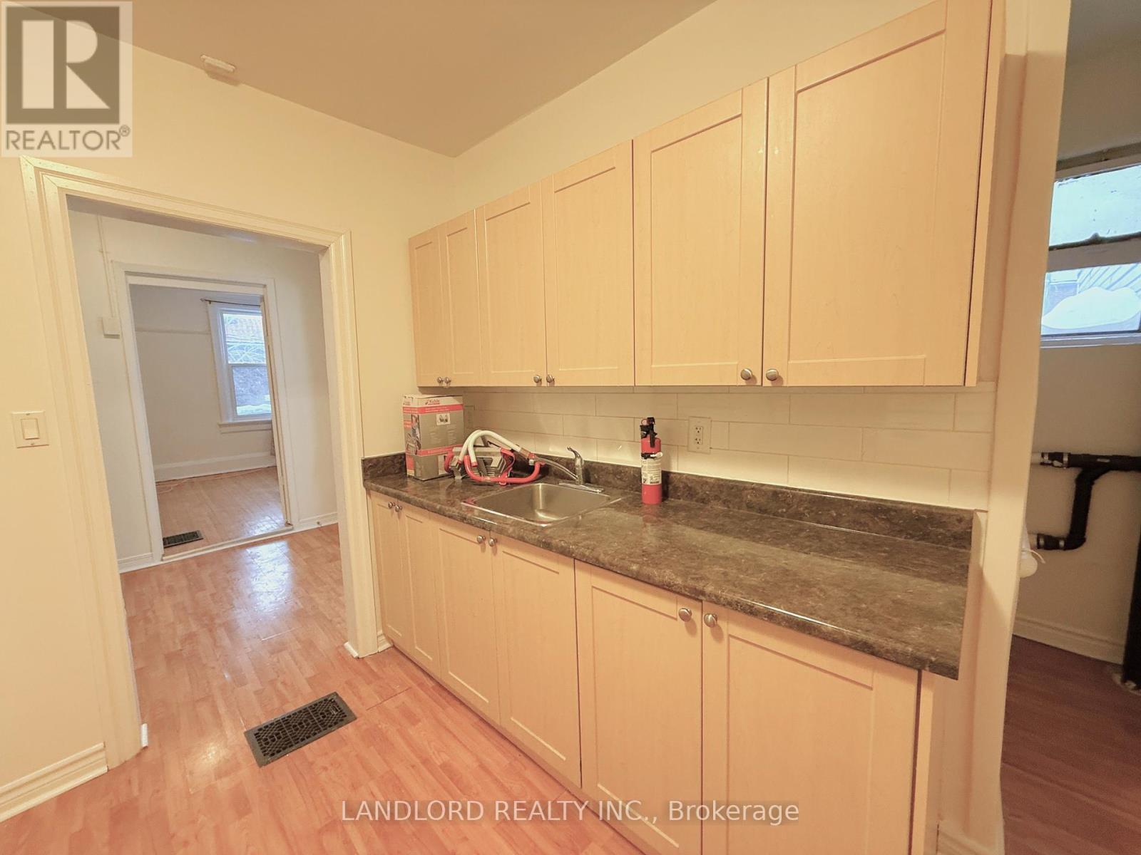 2 - 1 Clinton Street, Toronto, Ontario  M6J 2N8 - Photo 3 - C12754054