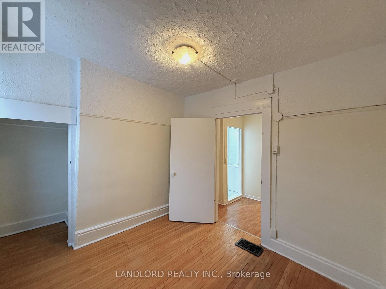 2 - 1 Clinton Street, Toronto, Ontario  M6J 2N8 - Photo 6 - C12754054