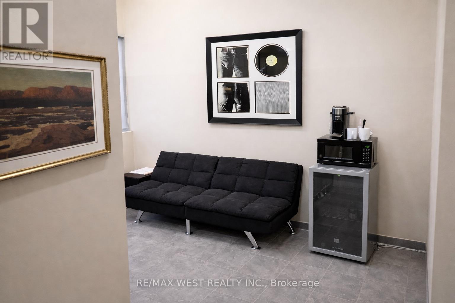 33 South Station Street, Toronto, Ontario  M9N 2B2 - Photo 13 - W12752820