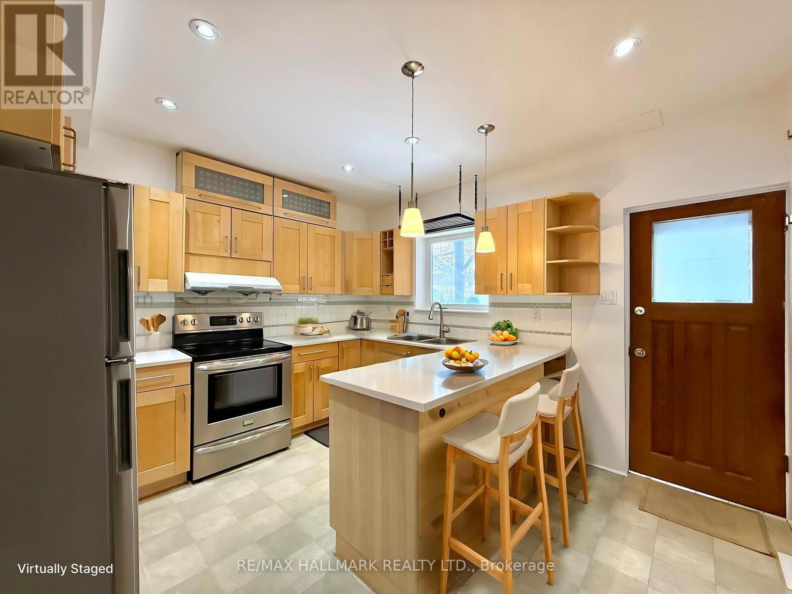 56 Highfield Road, Toronto, Ontario  M4L 2V1 - Photo 10 - E12753958