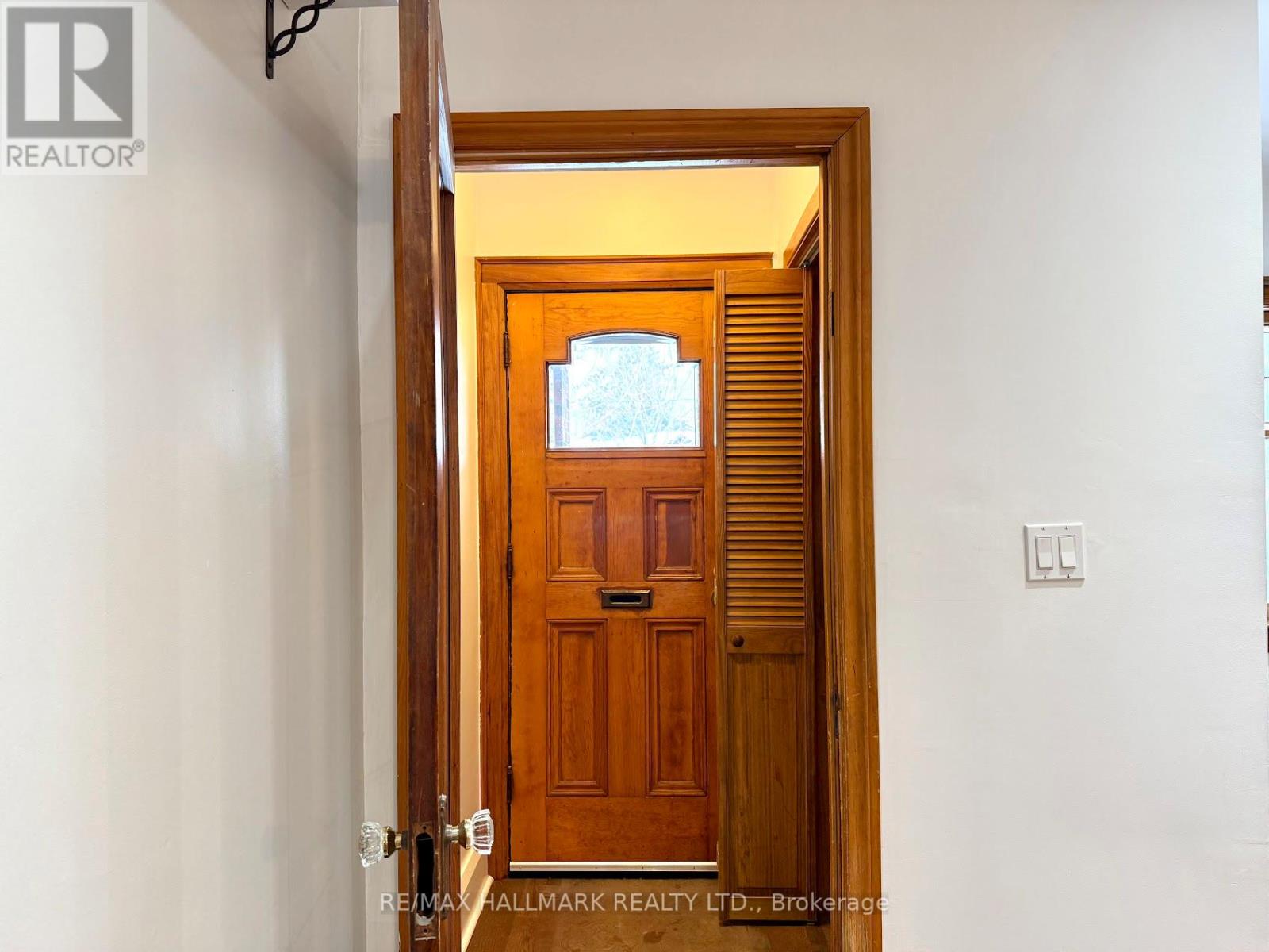 56 Highfield Road, Toronto, Ontario  M4L 2V1 - Photo 7 - E12753958