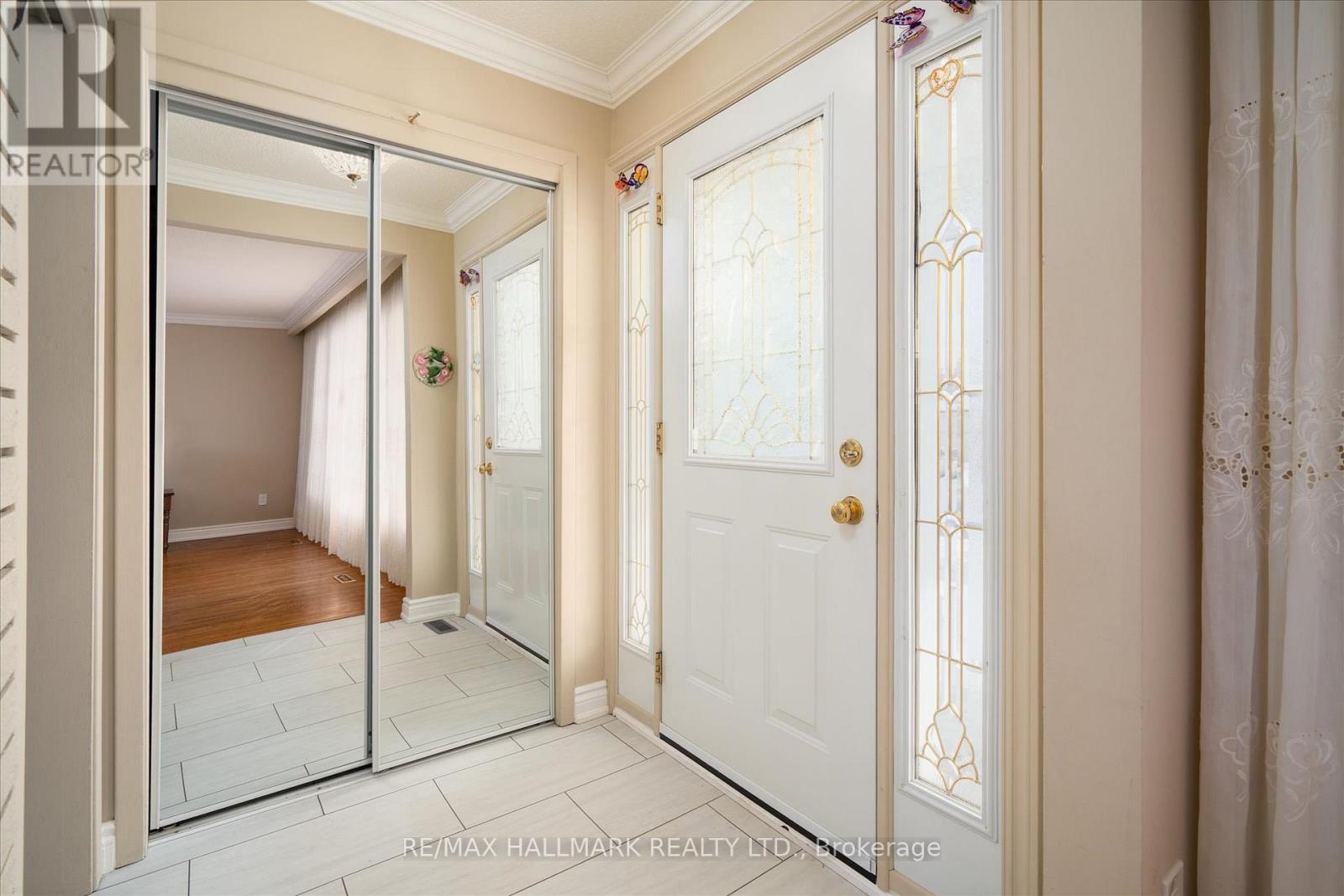 10 Briarbluff Avenue, Toronto, Ontario  M1E 3H3 - Photo 5 - E12753968