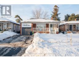 10 BRIARBLUFF AVENUE, Toronto, Ontario