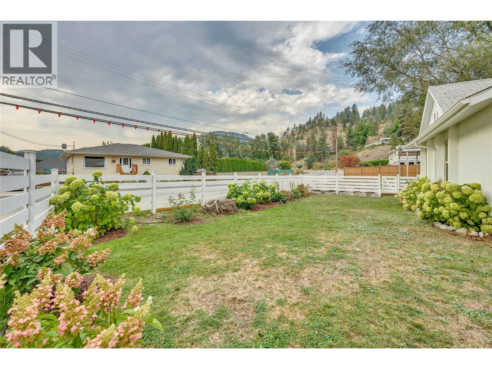 11716 PRAIRIE VALLEY Road Summerland Photo 18