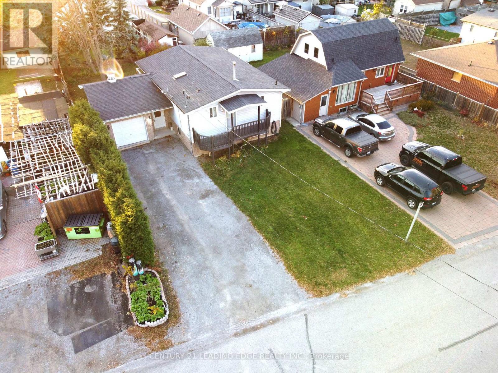 8 Lorne Street, Georgina, Ontario  L0E 1L0 - Photo 13 - N12753816