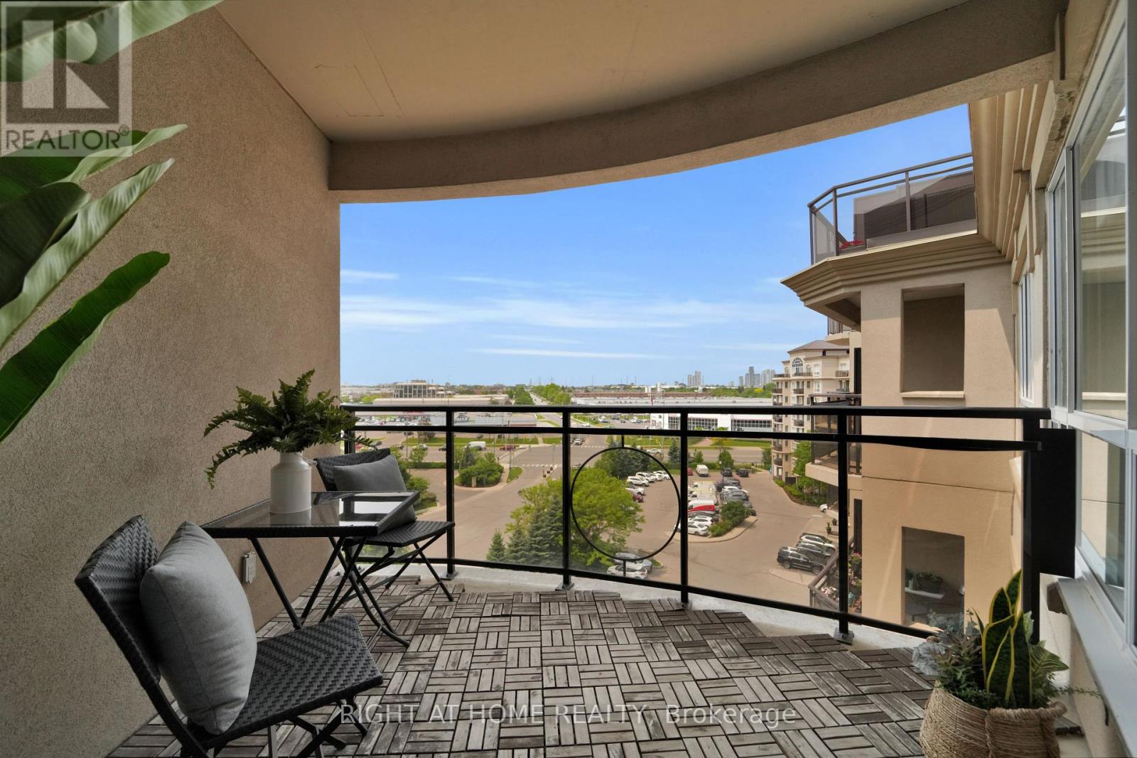 710 - 2 Maison Parc Court, Vaughan, Ontario  L4J 9K4 - Photo 13 - N12753898