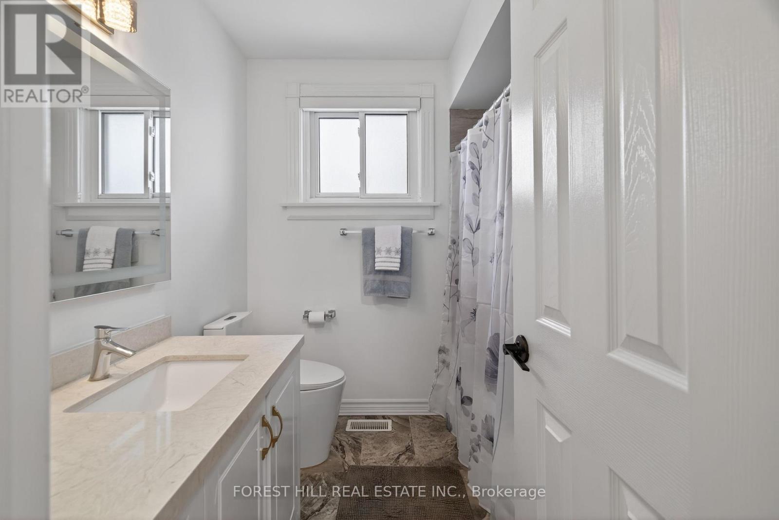 55 Townsend Avenue, Bradford West Gwillimbury, Ontario  L3Z 1X9 - Photo 15 - N12753904