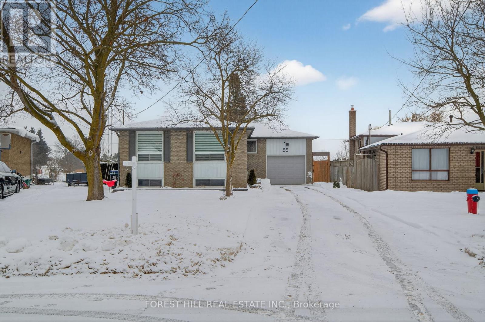 55 Townsend Avenue, Bradford West Gwillimbury, Ontario  L3Z 1X9 - Photo 2 - N12753904