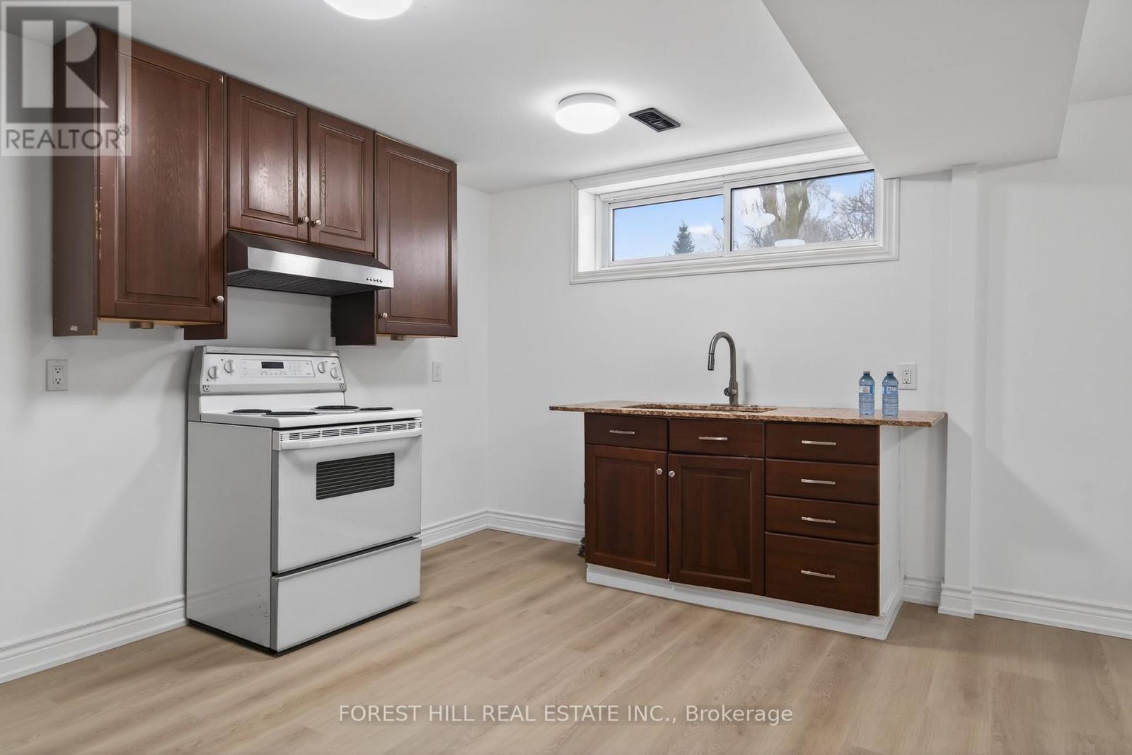 55 Townsend Avenue, Bradford West Gwillimbury, Ontario  L3Z 1X9 - Photo 22 - N12753904