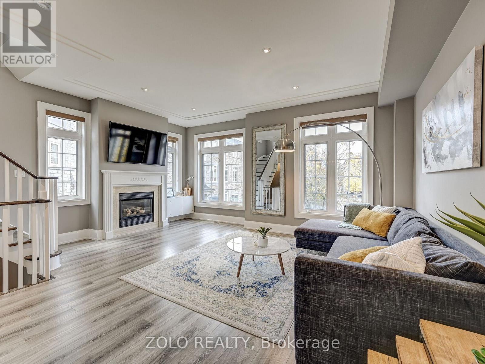 8 Burgon Place, Aurora, Ontario  L4G 7Y2 - Photo 12 - N12753926