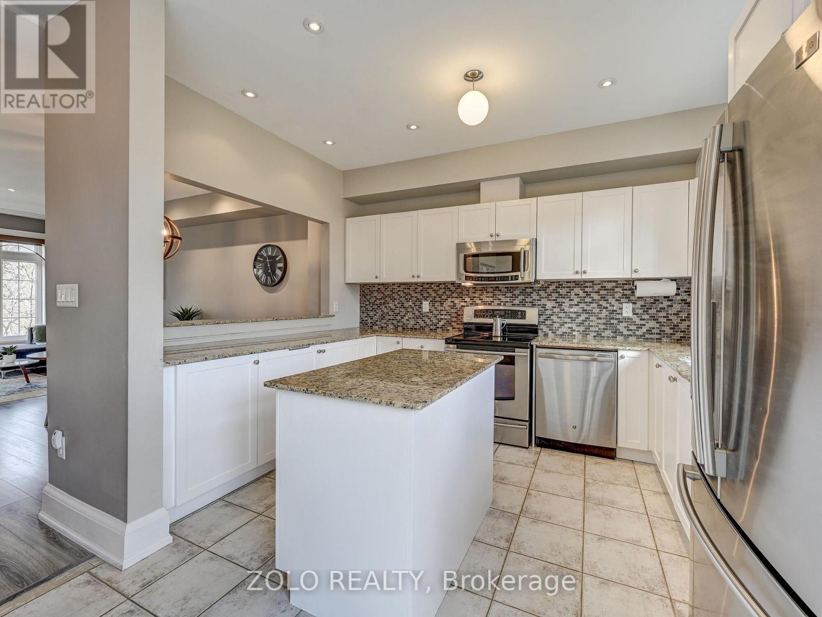 8 Burgon Place, Aurora, Ontario  L4G 7Y2 - Photo 20 - N12753926