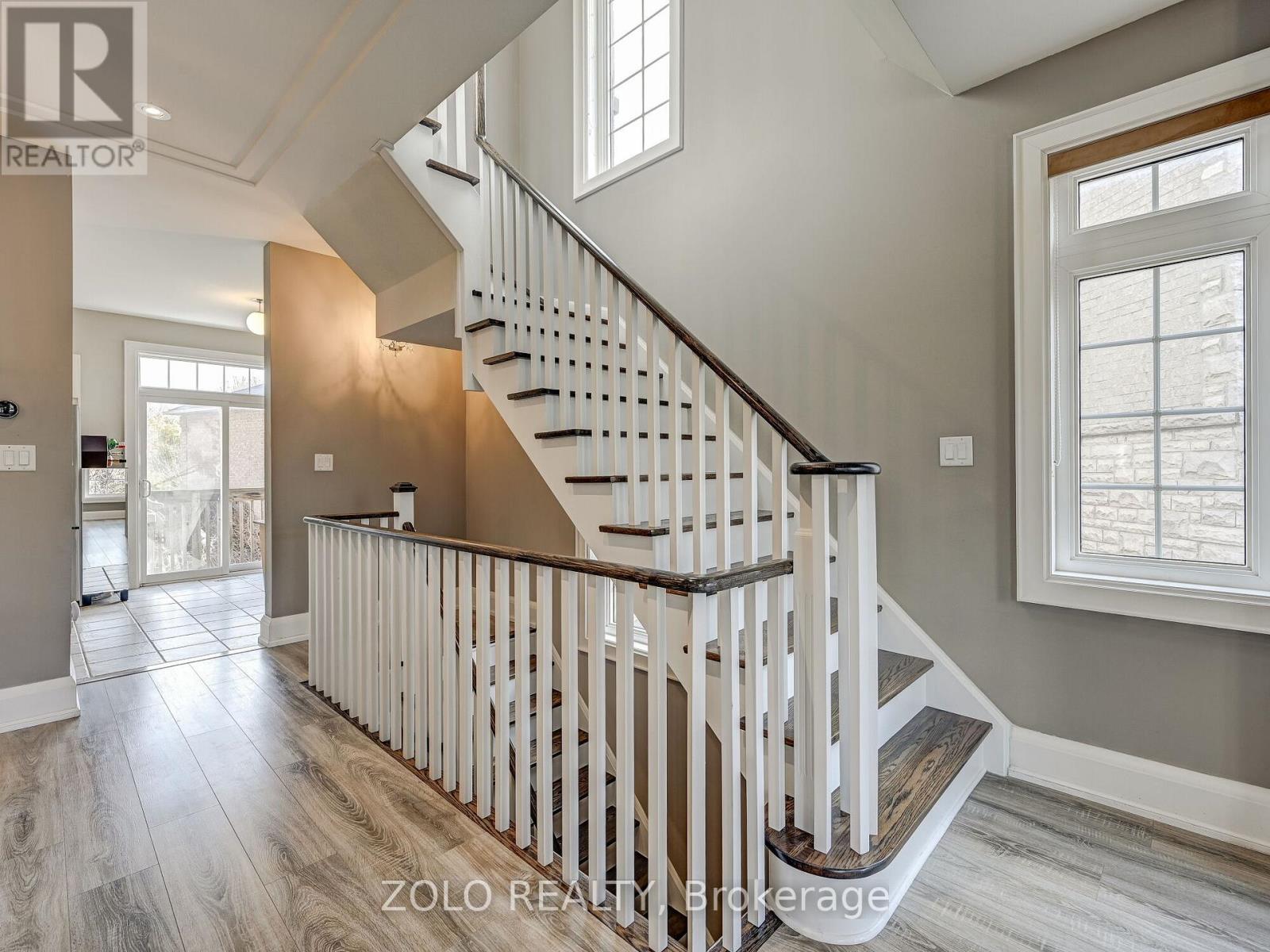 8 Burgon Place, Aurora, Ontario  L4G 7Y2 - Photo 25 - N12753926