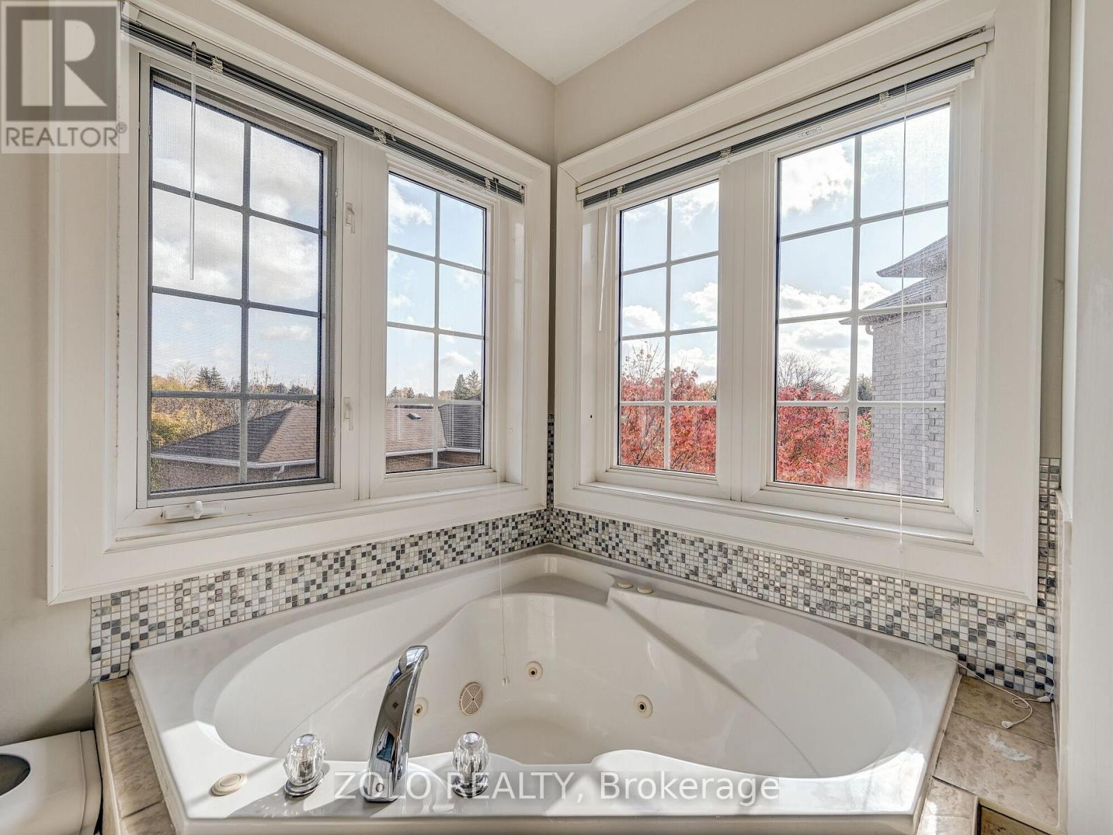 8 Burgon Place, Aurora, Ontario  L4G 7Y2 - Photo 30 - N12753926