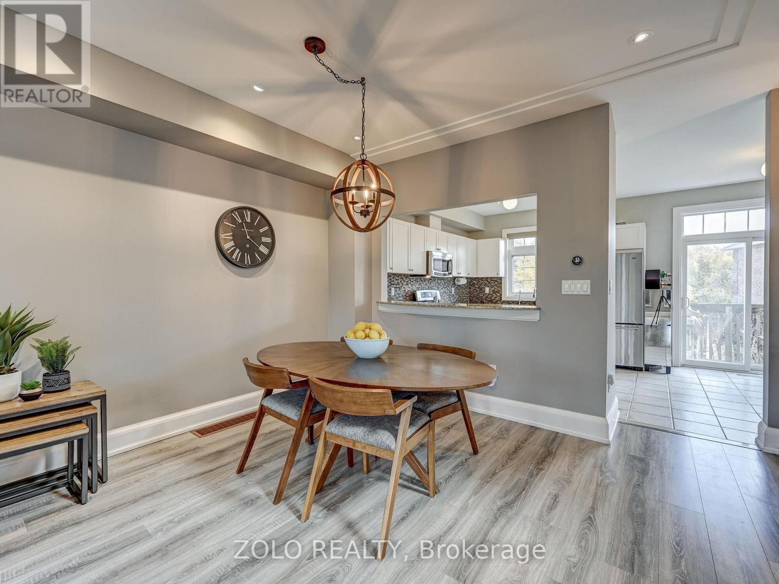 8 Burgon Place, Aurora, Ontario  L4G 7Y2 - Photo 9 - N12753926