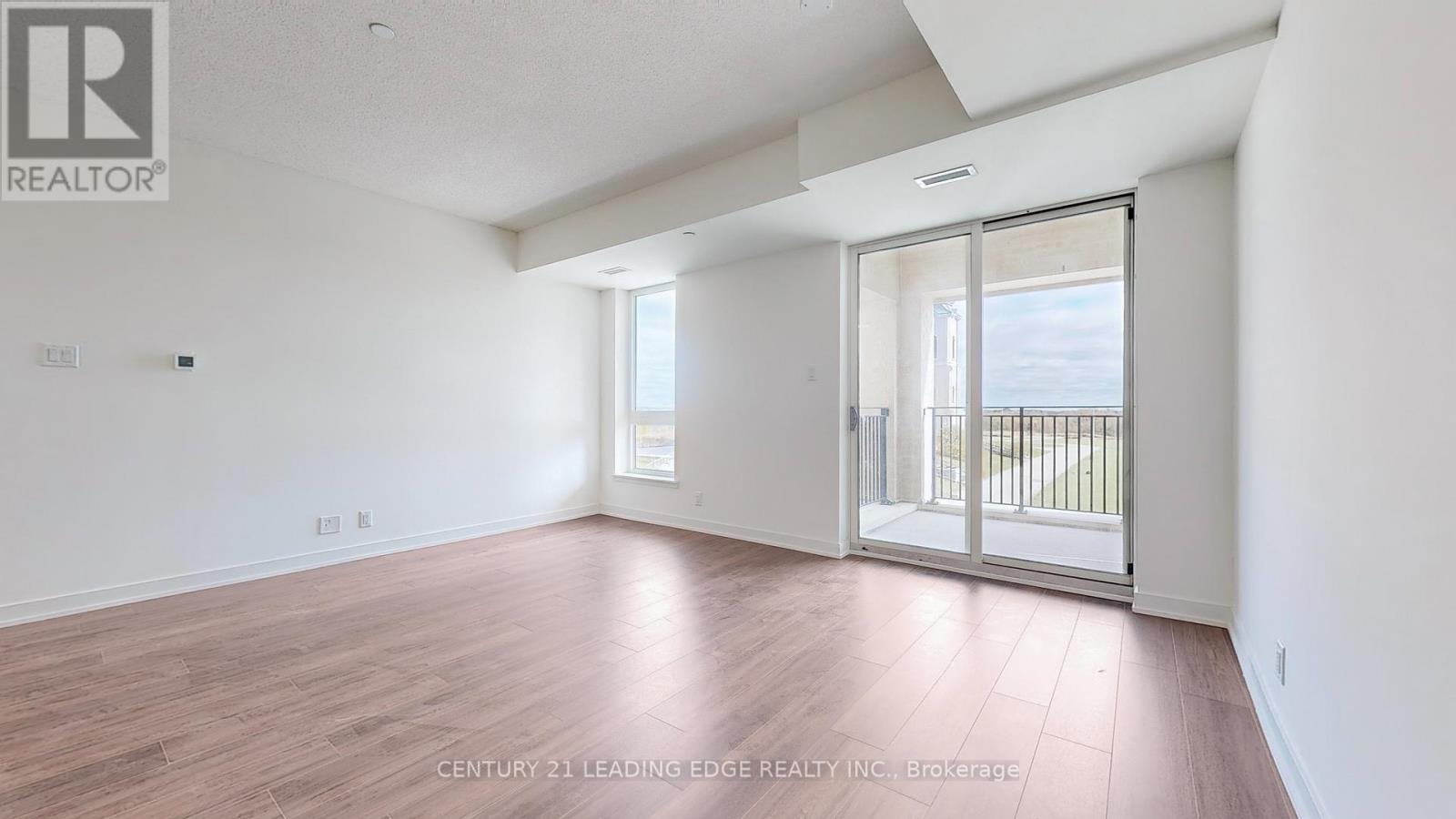 303 - 101 Cathedral High Street, Markham, Ontario L6C 0P1 - Photo 4 - N12753978