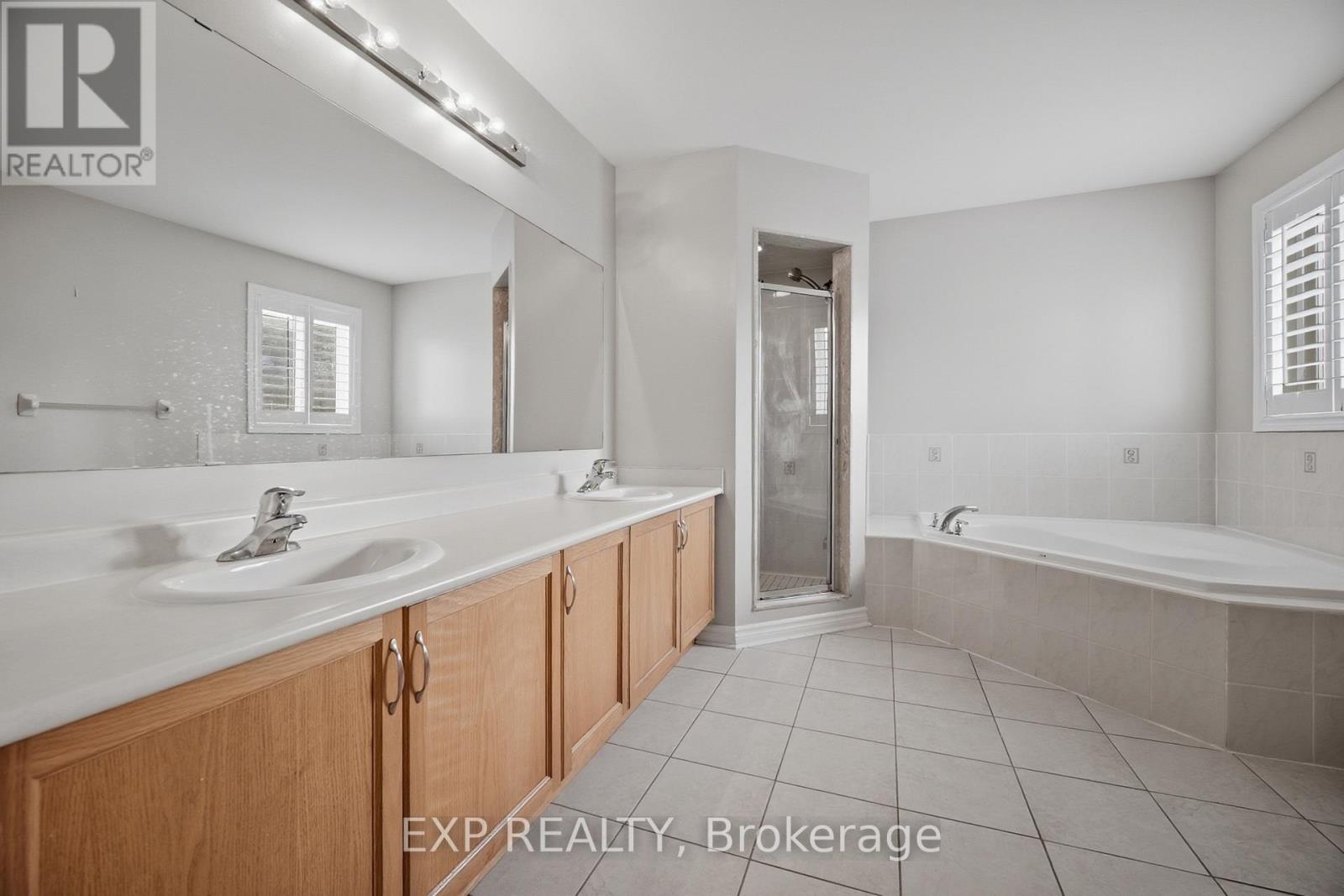 94 Kingsview Drive, Vaughan, Ontario  L4H 3A2 - Photo 27 - N12754020