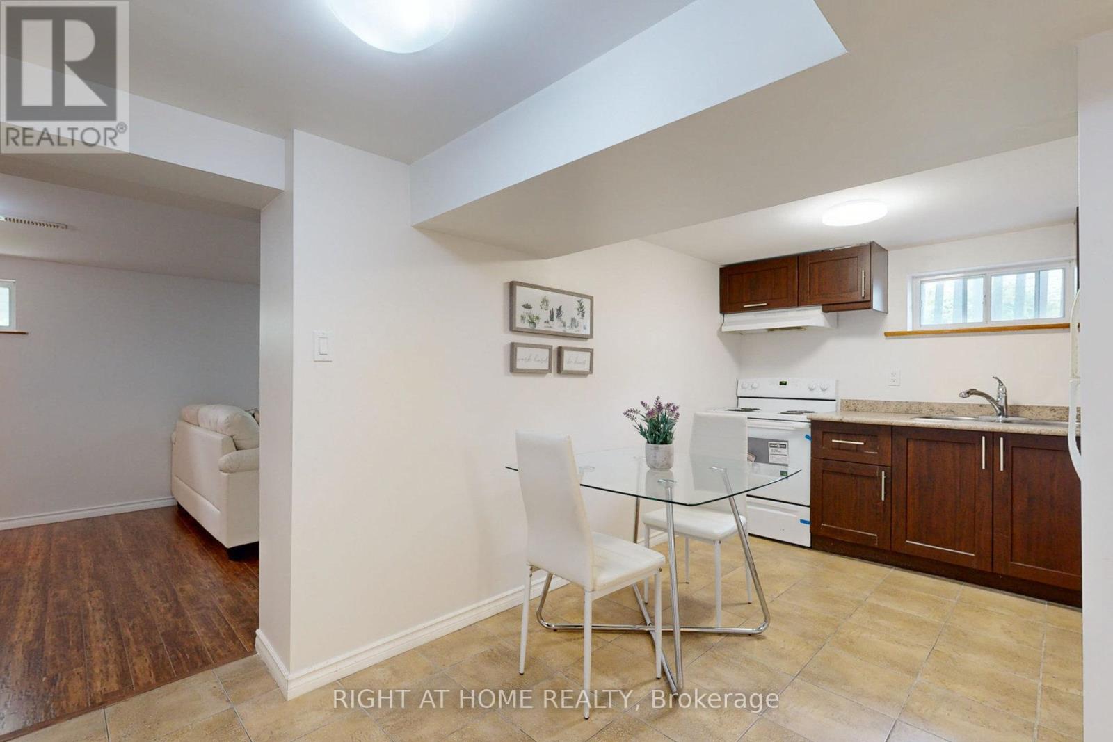 Lower - 78 Longford Drive, Newmarket, Ontario  L3Y 2Y4 - Photo 2 - N12754038