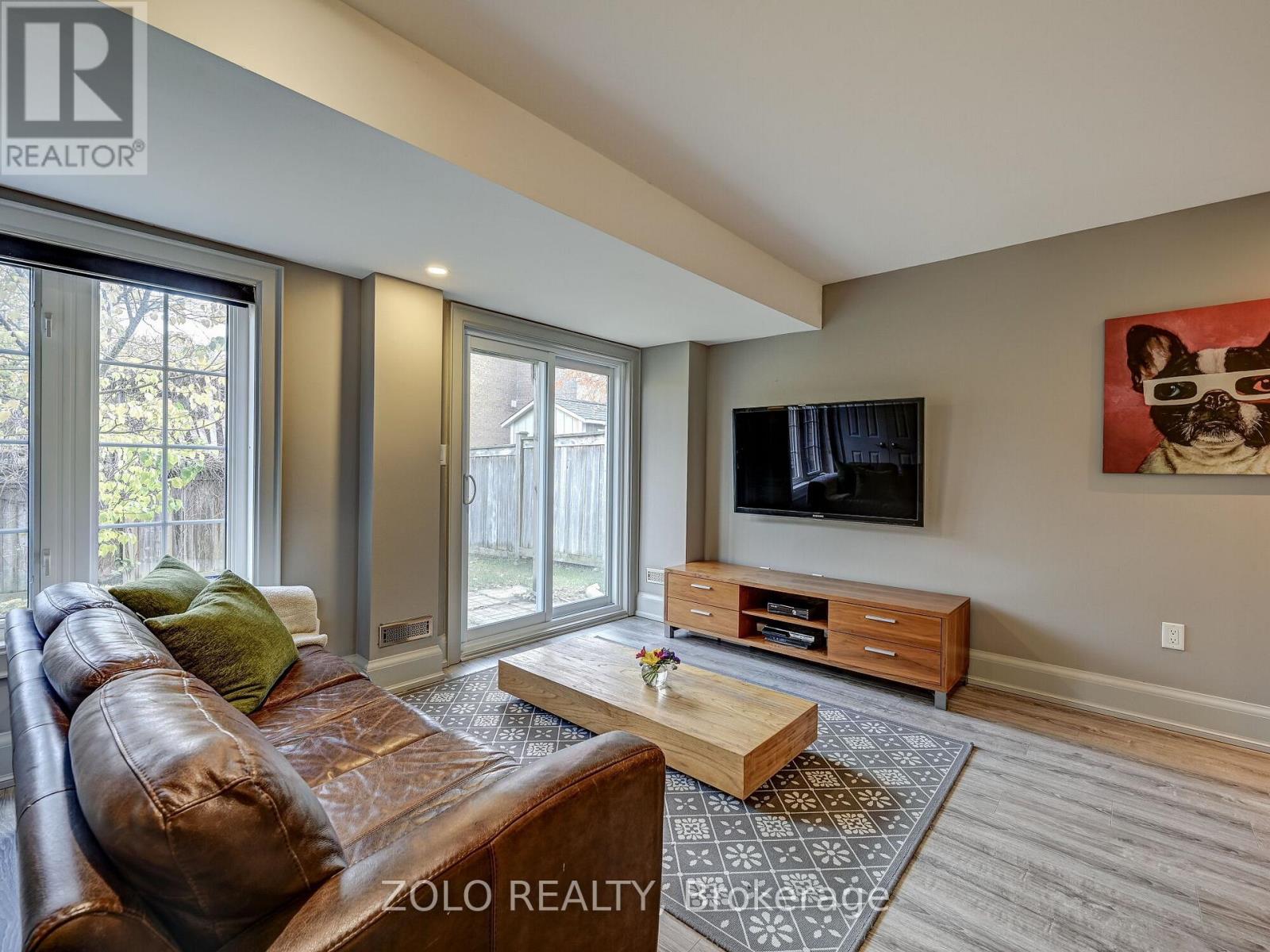 8 Burgon Place, Aurora, Ontario  L4G 7Y2 - Photo 5 - N12754090